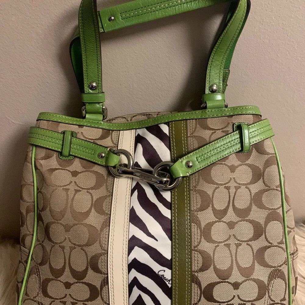 COACH BROWN GREEN BAG. - Picture 2 of 7